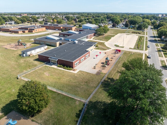 Lou Henry Elementary in Waterloo emphasizes academic success and teamwork.