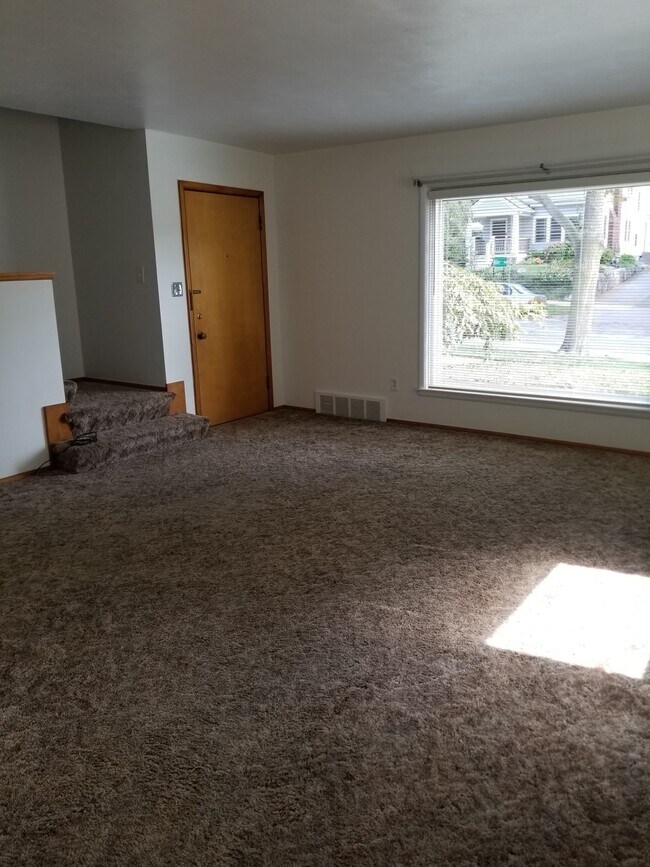 415 N 7th St unit 415 N 7th Ann Arbor, Ann Arbor, MI 48103 - photo 3