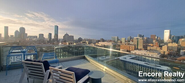 55 Traveler St unit 1403, Boston, MA 02118 - photo 2