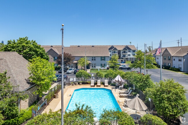 Waterford Pointe, Columbus, OH 43228 - photo 2