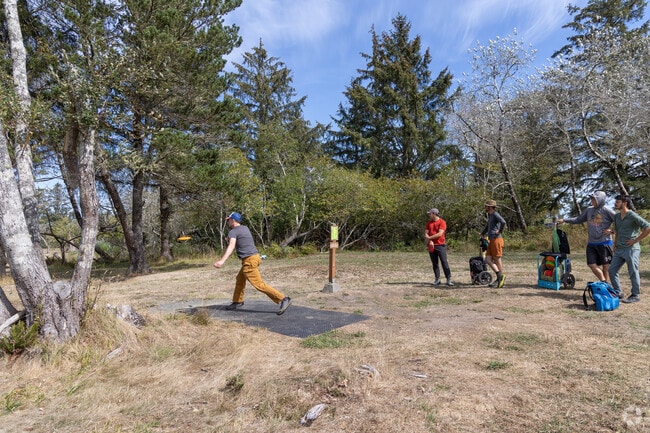 Fort Stevens State Park offers a disc golf course.