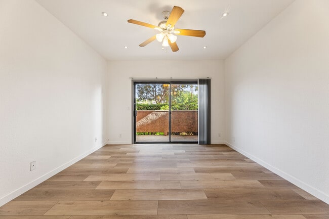 Laurel Woods Condominiums unit 5, San Fernando, CA 91340 - photo 3