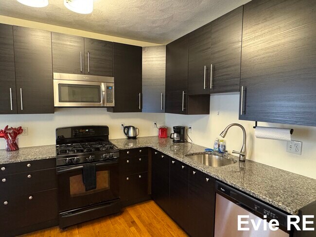 66 Hano St unit 4, Allston, MA 02134 - photo 2