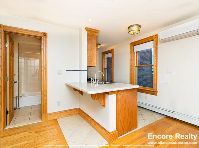 27 Phillips St unit 3, Boston, MA 02114 - photo 6