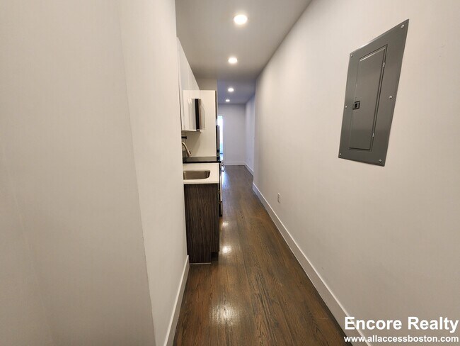 44 Joy St unit 14, Boston, MA 02114 - photo 3