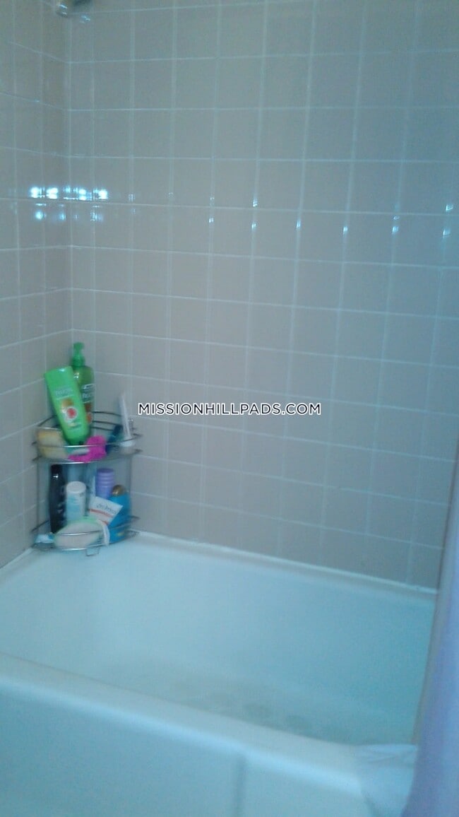 40 Hillside St Unit 1, Boston, MA 02120