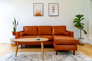 2446 NW Thurman St, Portland, OR 97210