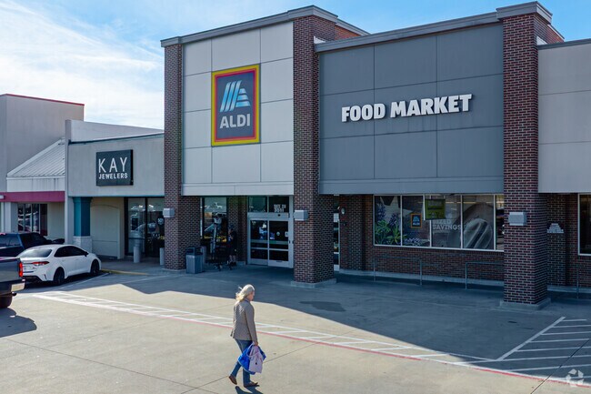 Aldi makes grocery runs simple for residents near Reno, TX.