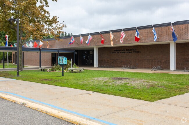 Diamond Path Elementary School provides education in the neighborhood of 
Apple Valley.