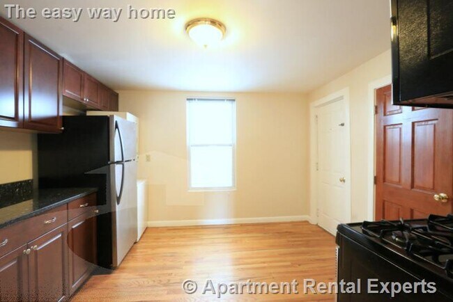 429 Franklin St unit 1-R, Cambridge, MA 02139 - photo 4
