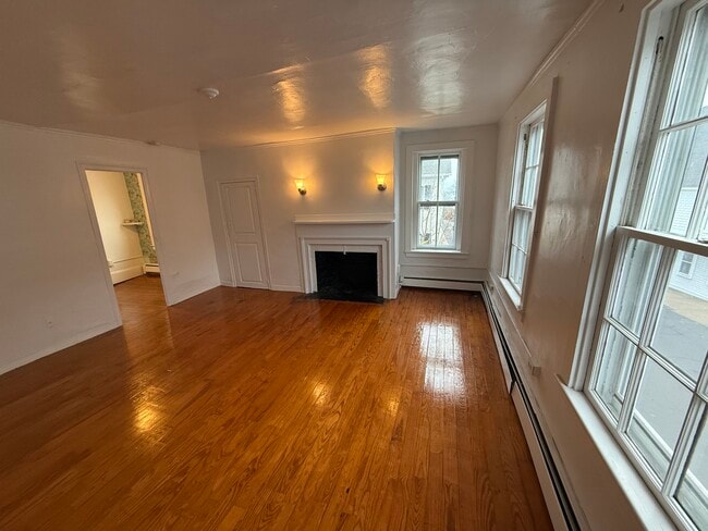 18 Leyden St unit 2E, Plymouth, MA 02360 - photo 3
