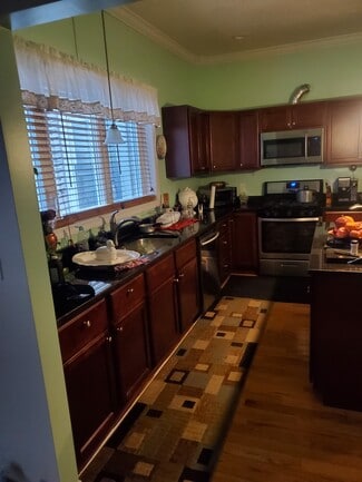 5 Spring St, Taunton, MA 02780