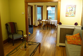 513 Heath St Unit 1, Brookline, MA 02467