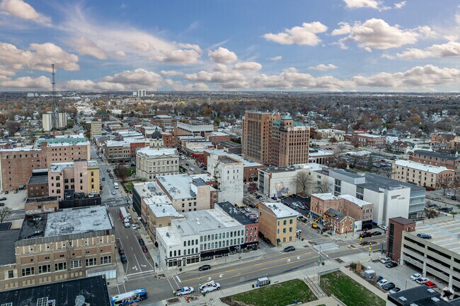 Bloomington, IL was founded in 1831 and has a current population of 73,587.