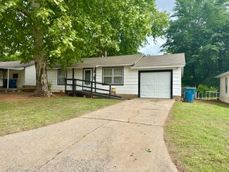 1008 S Locust Dr, Midwest City, OK 73110