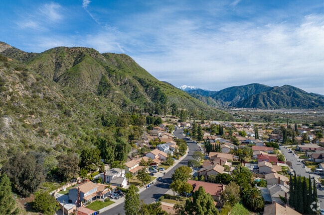 Duarte sits right at the base of the San Gabriel Mountains, giving you that breathtaking look.