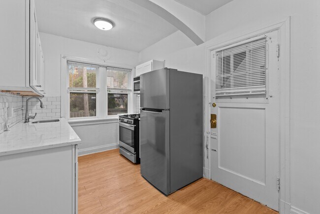 7336 Forsyth Blvd unit 203, Clayton, MO 63105 - photo 6