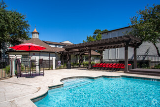 1901 Lakeside Dr, Seabrook, TX 77586