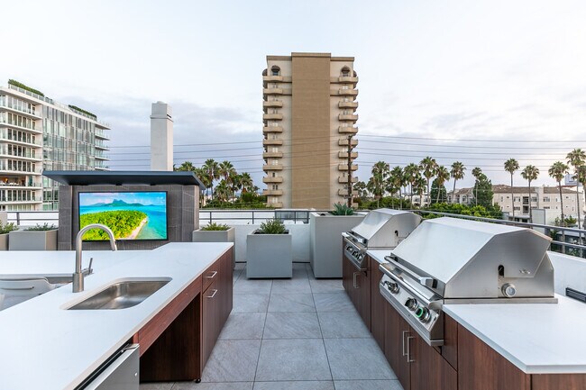 Wetherly Hills, Los Angeles, CA 90048 - photo 5