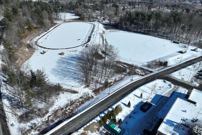 Taconic High School has 860 students and covers grades 9-12.