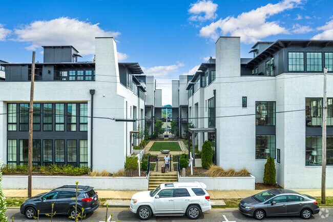 A nice multi family dwelling located in Southside Alabama.