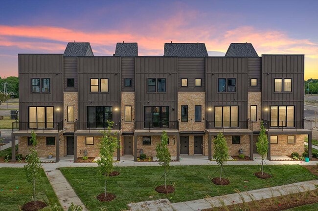 1056 Hampton Cir unit 75, Detroit, MI 48207 - photo 7