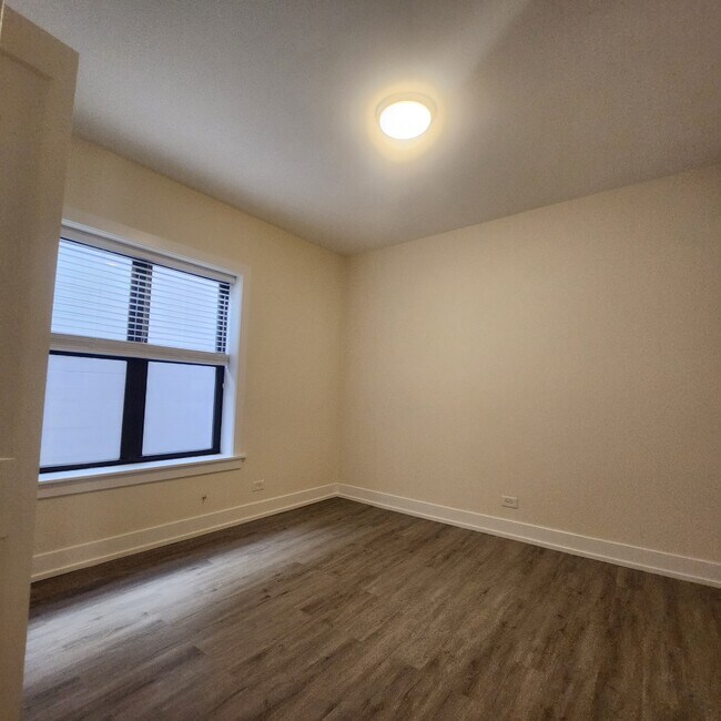 820 W Waveland Ave unit 1, Chicago, IL 60613 - photo 7