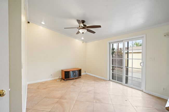 22321 Hartland St, Canoga Park, CA 91303 - photo 6