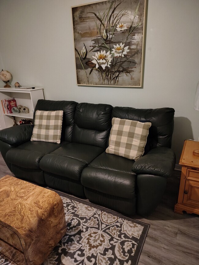 8001 Formby St unit 2, Riverview, FL 33578 - photo 4