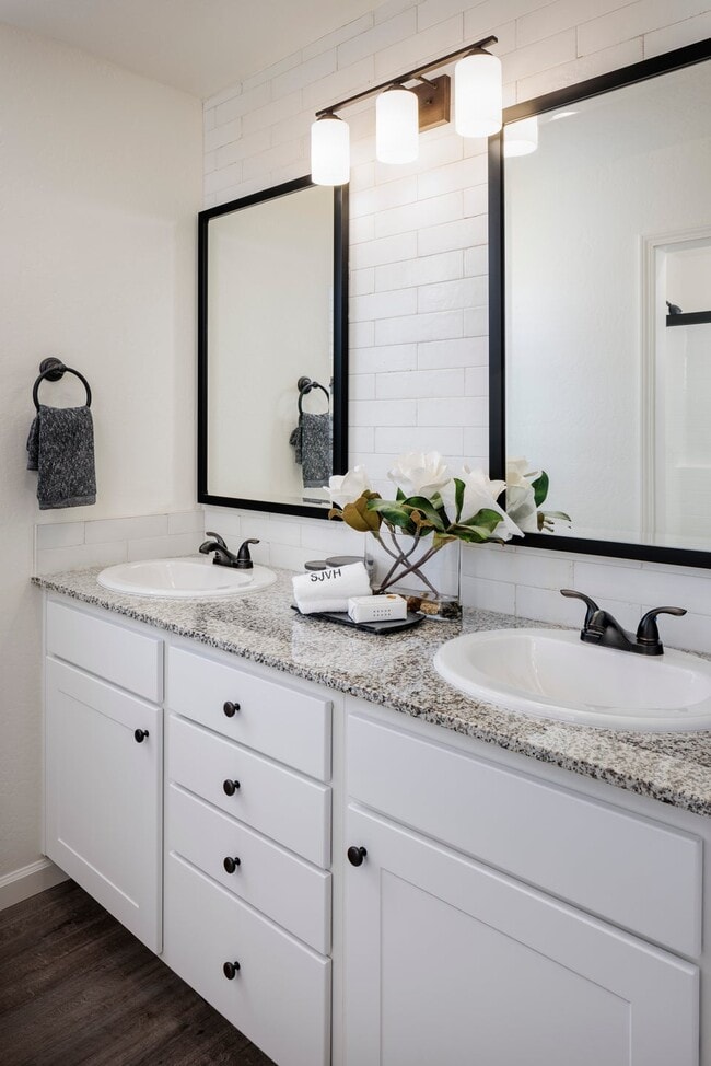 337 Kennedy St, Visalia, CA 93292 - photo 5