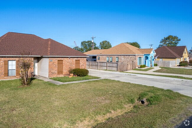 Many Zachary homes feature long driveways and sidewalks.