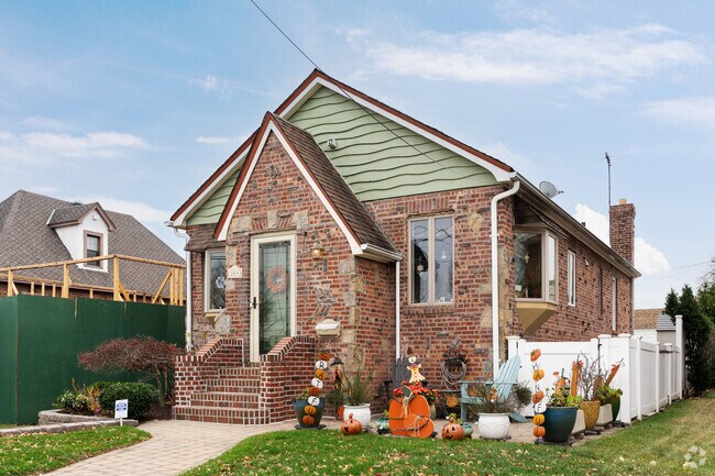 Manhattan Beach is a character filled residential neighborhood.