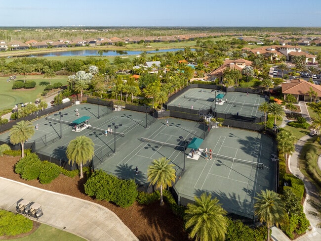 The Esplanade Golf & Country Club has 6 courts for tennis players.