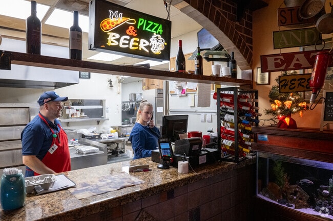 You can get your favorite pizza, beer or Italian dish at Amalfi's in Piney Grove.