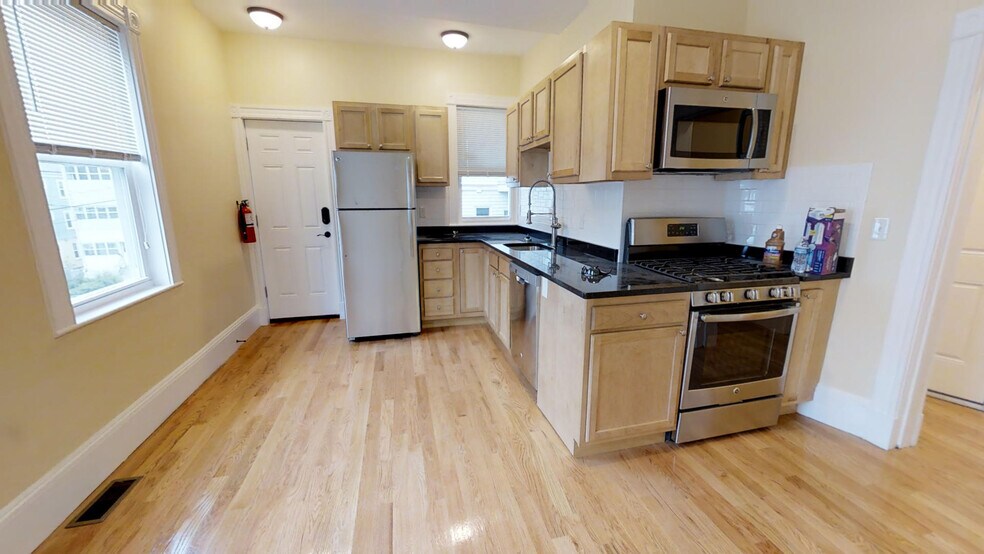 48 Lowell St unit 1, Somerville, MA 02143 - photo 1