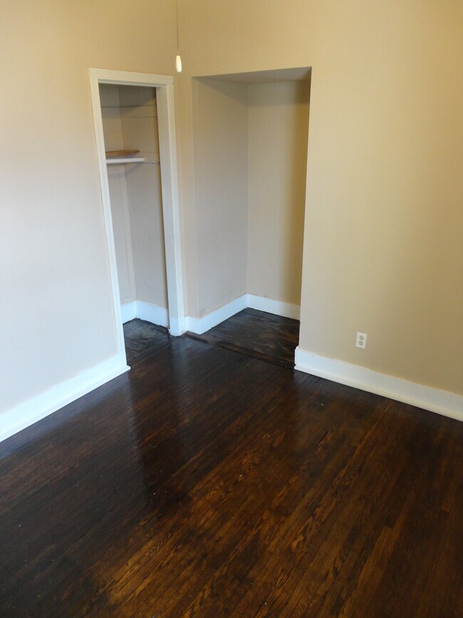 213 E Mulberry St unit 2, Bloomington, IL 61701 - photo 7