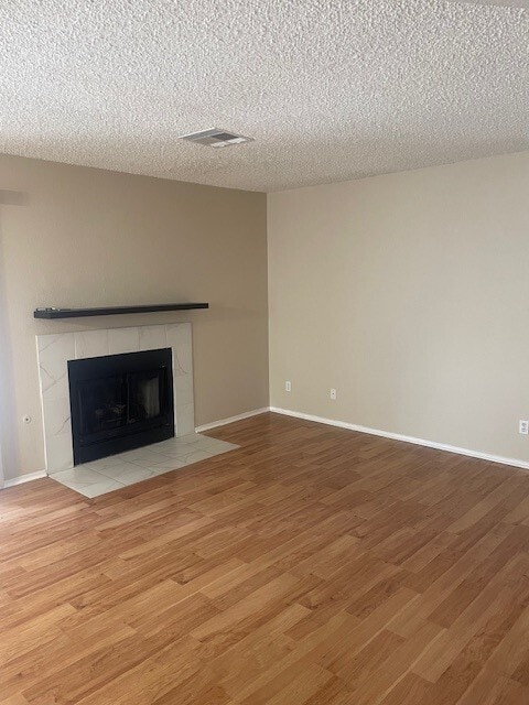 2825 Swallow Point Cir, Las Vegas, NV 89117 - photo 6