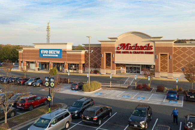 Those living in Mountain View can travel to the robust Stafford Market shopping center.