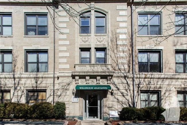 540 W Wellington Ave unit X204, Chicago, IL 60657 - photo 2