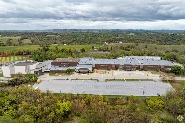 Wheeling Park High School has a student-teacher ratio of 14 to 1.