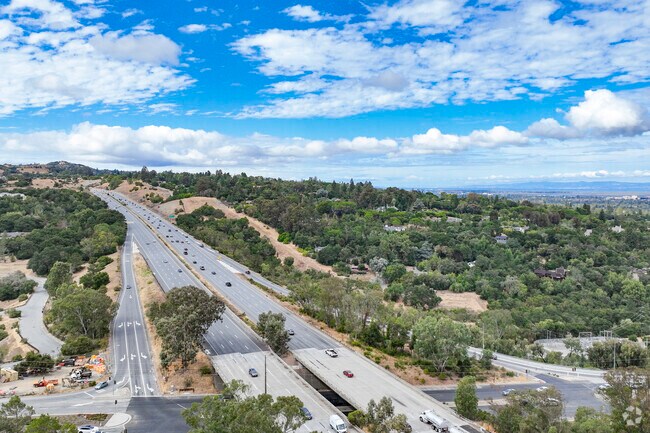 Highway 280 is a great way to get around the bay area.