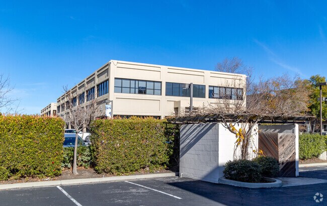 Kehillah Jewish High School offers plenty of AP and Honors courses in Palo Alto.