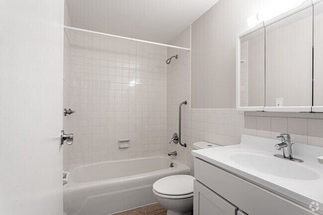 Rockingham Glen, West Roxbury, MA 02132 - photo 6