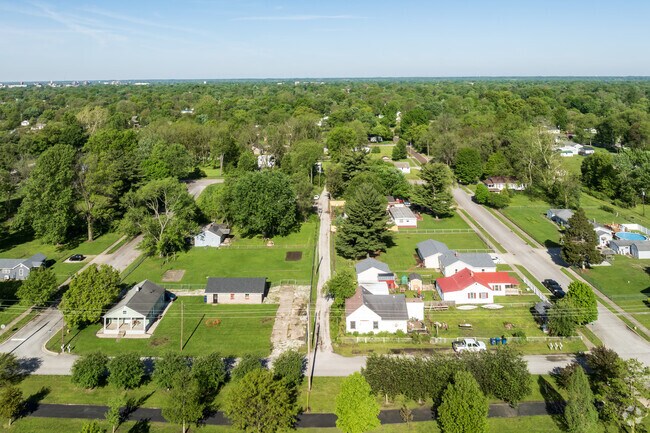 Sheridan Park offers quiet residential living where mature trees dot the neighborhood.