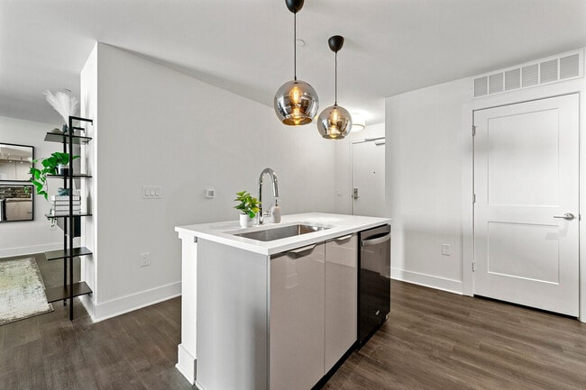 1400 W Peachtree St NW unit ID1351865P, Atlanta, GA 30309 - photo 4