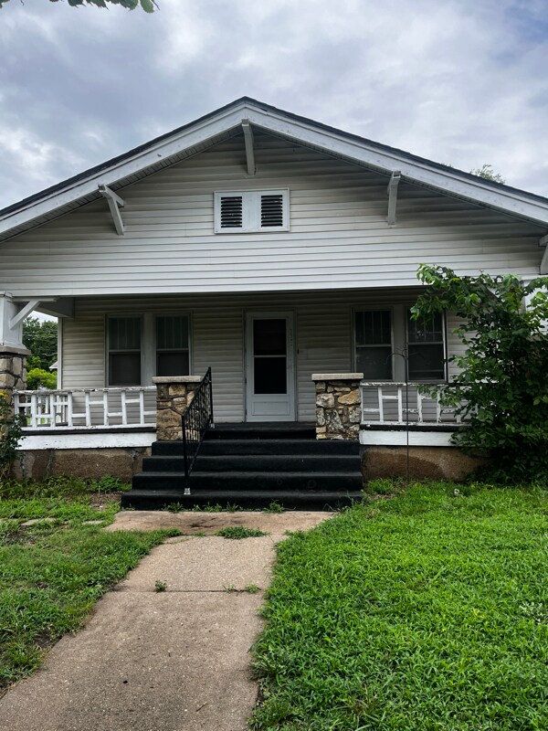 322 S Jefferson Ave, Wellington, KS 67152