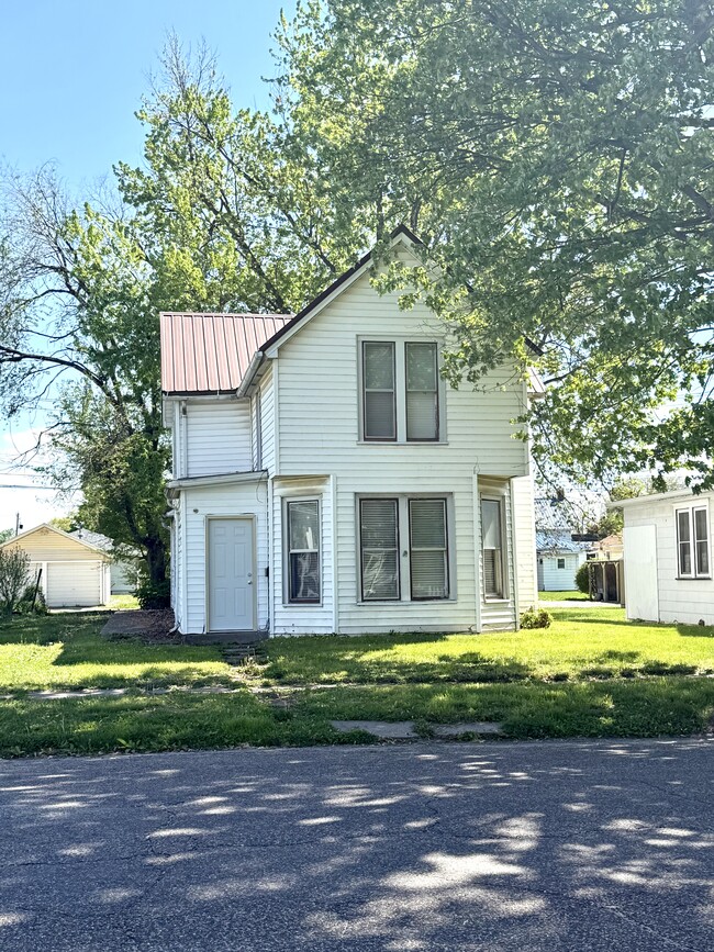 1912 Avenue G, Fort Madison, IA 52627
