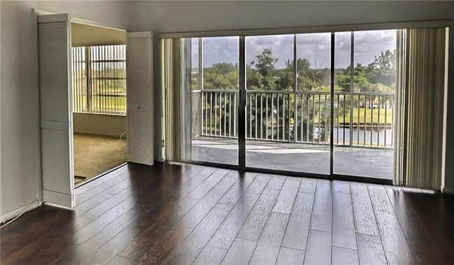 3000 N Palm Aire Dr unit 5, Pompano Beach, FL 33069 - photo 6