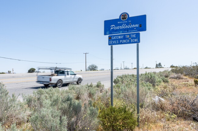 Southeast Antelope Valley is home to Pearlblosson, a small town in its borders.