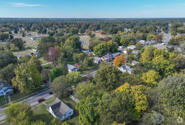 Northside is comprised of primarily Mid-Century Modern, and Ranch-style homes.